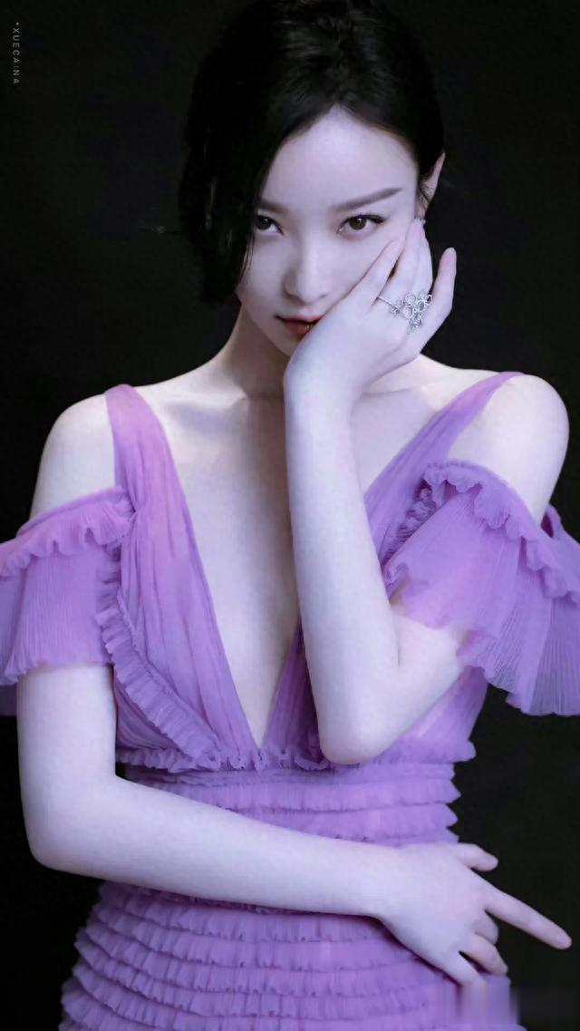 倪妮写真——尝尽人间疾苦,还要拼命留下温柔。