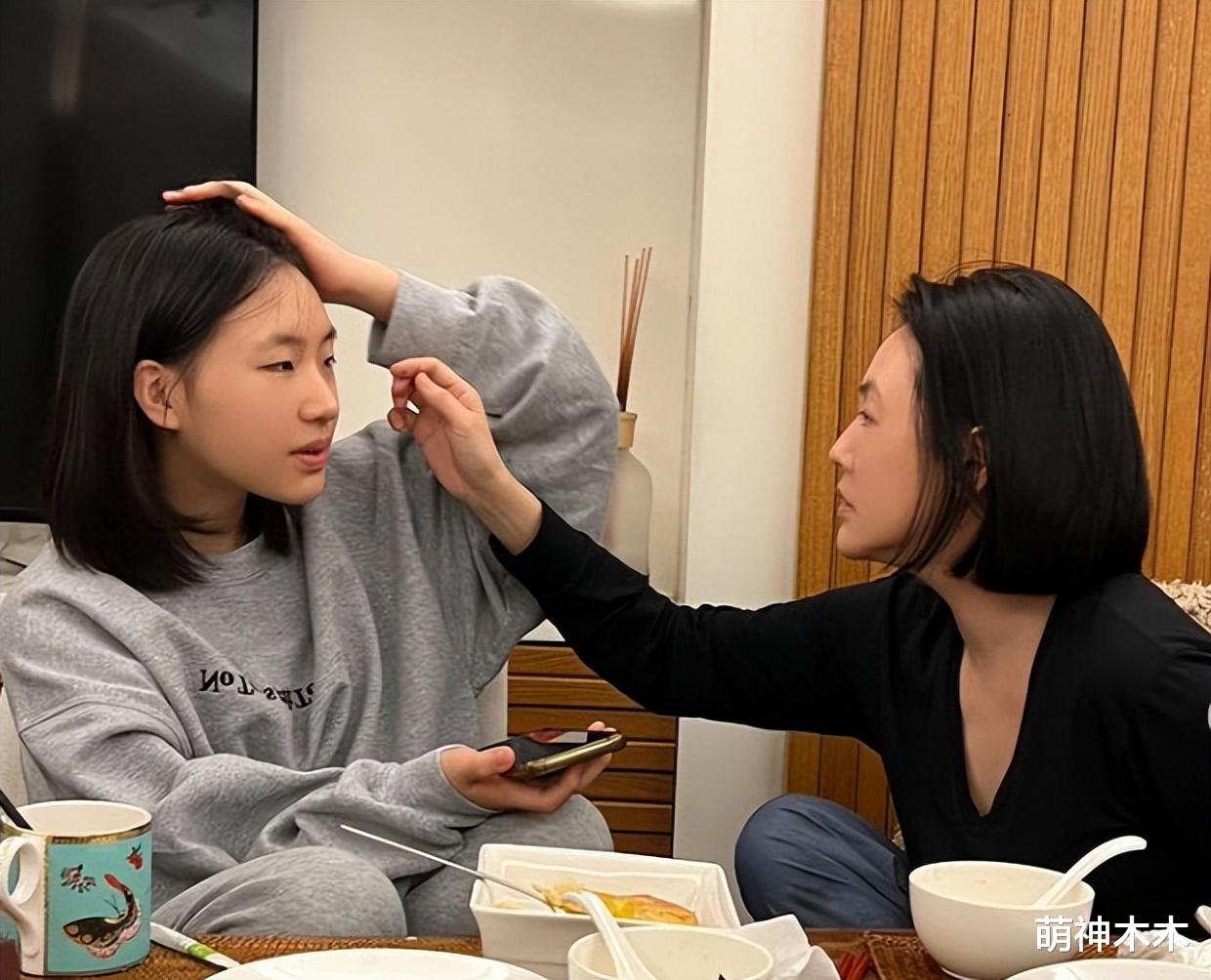 小S|小S晒用餐照引差评,李敖女儿斥其教坏女儿,盛赞汪小菲不会如此