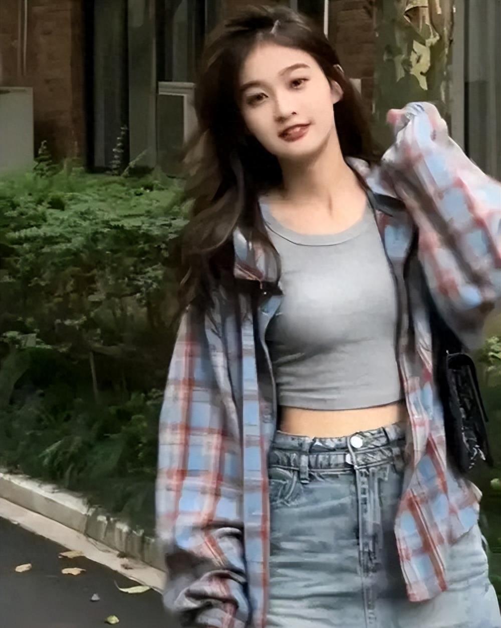 王思聪和21岁女友光速分手!女方已搬离豪宅,新女友的颜值不输明星