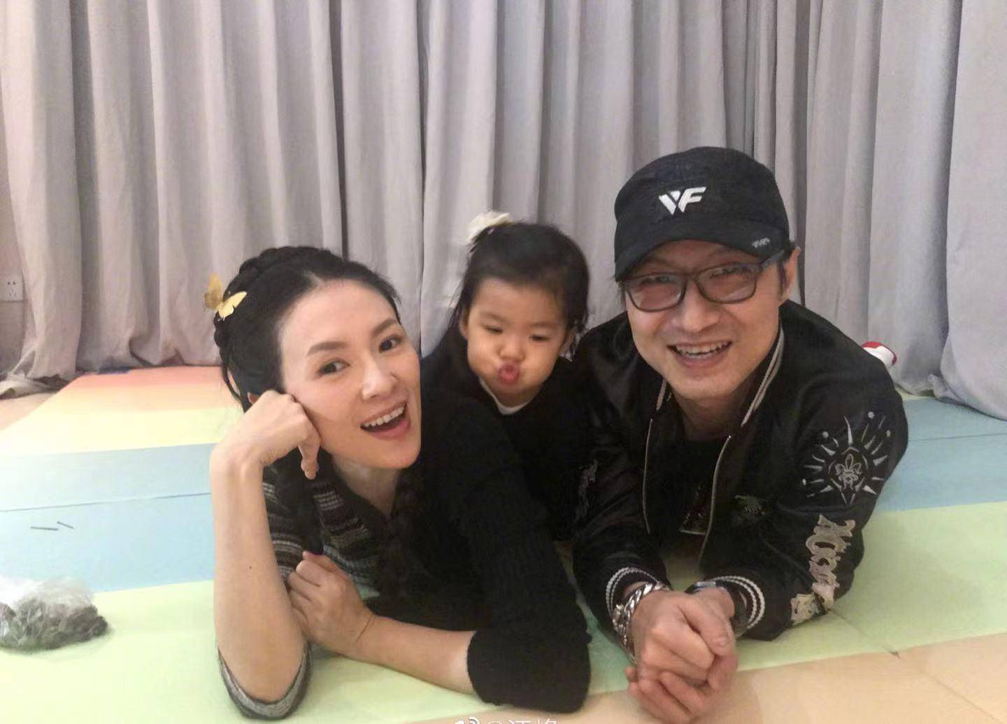 汪峰离婚原因:爱情的美好期望,抵不过柴米油盐式日常生活中的现实!