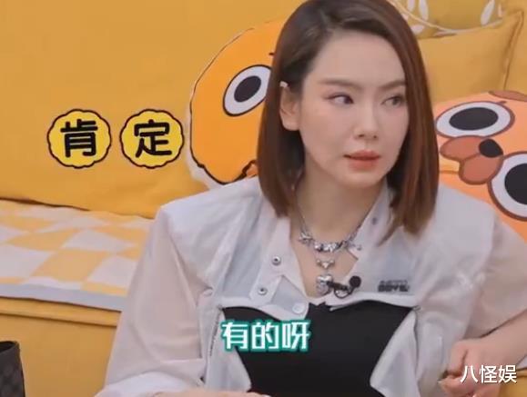 李承铉晒照为戚薇庆生,细节暴露真实婚姻关系,Lucky越长越像爸爸