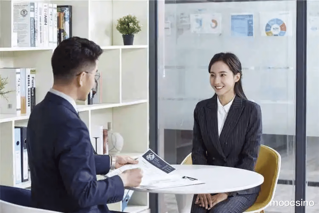 我国大学生喜欢白领工作，为什么美国大学生喜欢蓝领和金领工作？