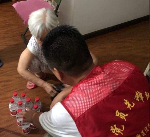 宝宝被拍到坐头等舱偷飞 正脸照片被泄露 网友:我有拥抱过去的愿望