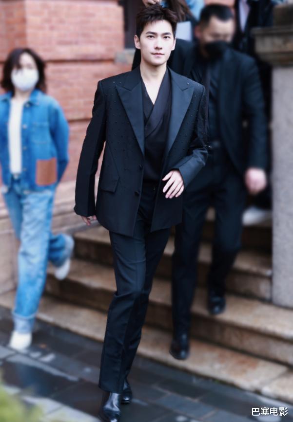 刘亦菲|明星齐聚上海:刘亦菲好富贵,佟丽娅颜值有变化,杨洋也发腮了?