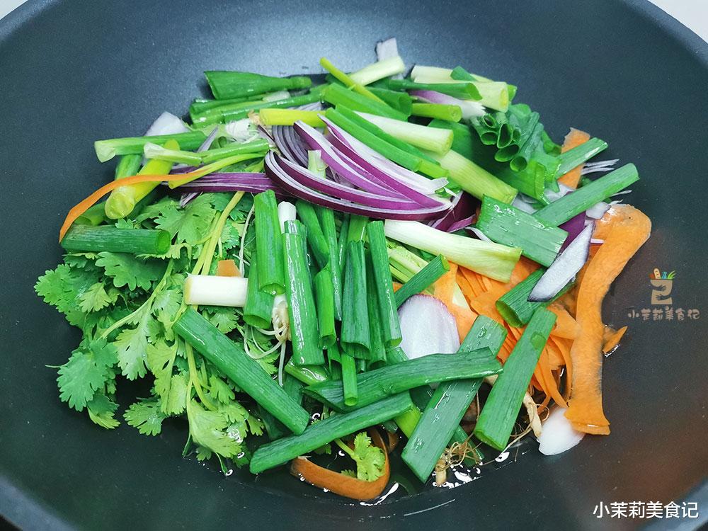 |12月22日冬至吃饺子,无论素馅还是肉馅,牢记“2放2不放”,鲜香好吃味不怪