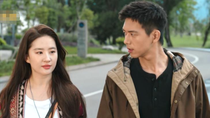 刘亦菲|看了刘亦菲新剧，我庆幸国产剧不再被烤瓷牙、排骨胸“绑架”了