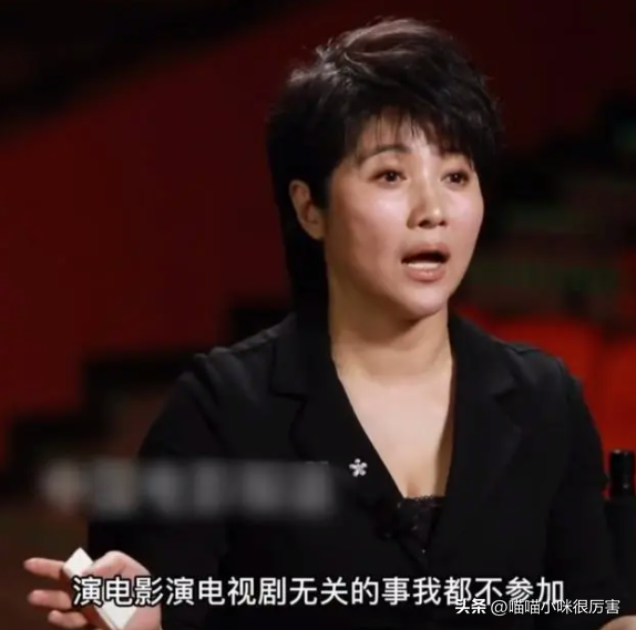 巩俐 “颜值说没就没”的4位女星，带妆都貌美如花，卸妆：大妈你是谁