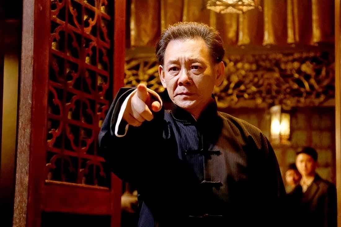 国家一级演员,今77岁仍在拍戏,住上亿四合院,儿子是他一生骄傲