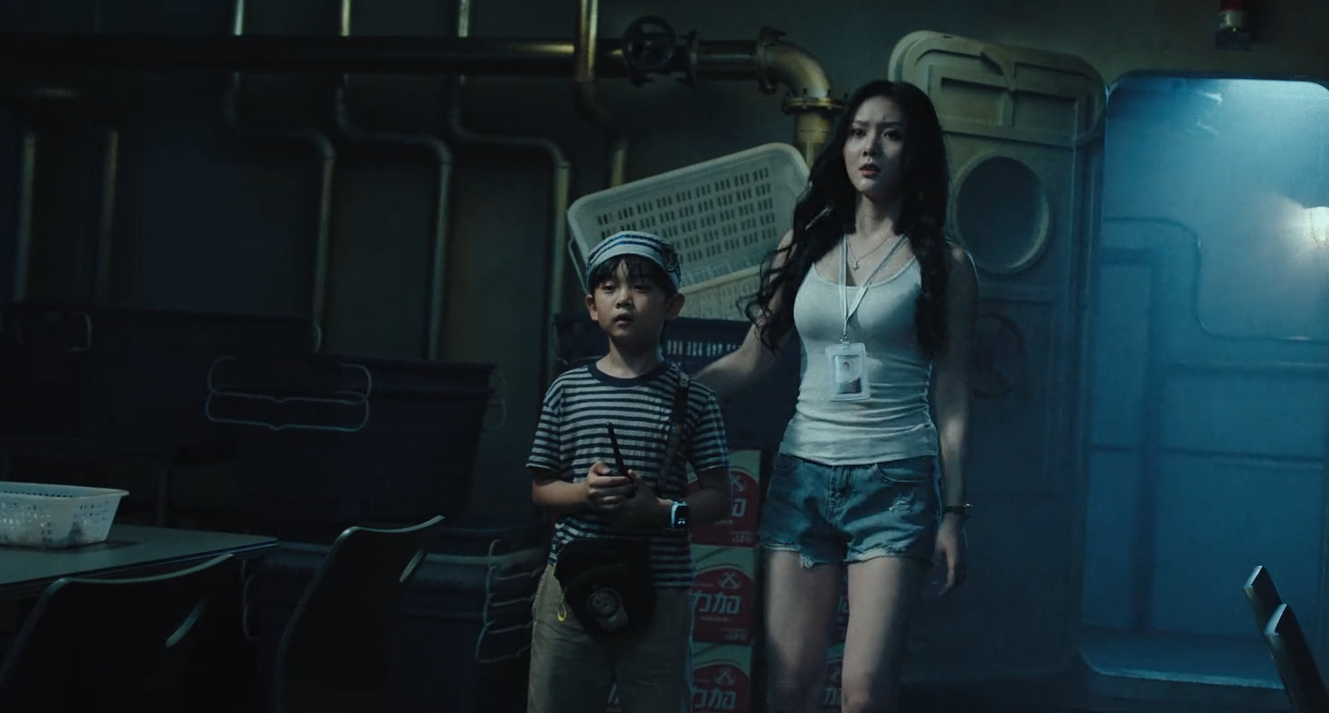 深海大鱼|《深海大鱼》首映,90分钟冲上飙升榜第一,女演员身材成最大亮点