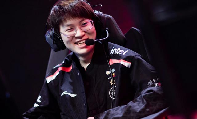 水城|LOL主播直言不满：职业选手一举报我们就被封，凭什么他们能摆烂