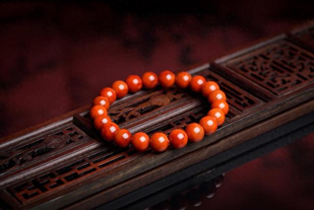 文玩人都是见“色”起意,面对这5种颜色文玩,就“欲罢不能”!