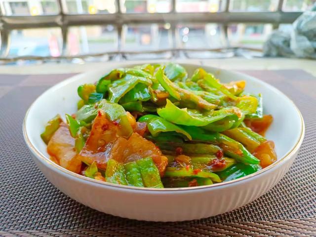 女人想要显得年轻,6种“高维C”食物不能少,皮肤水润气色好