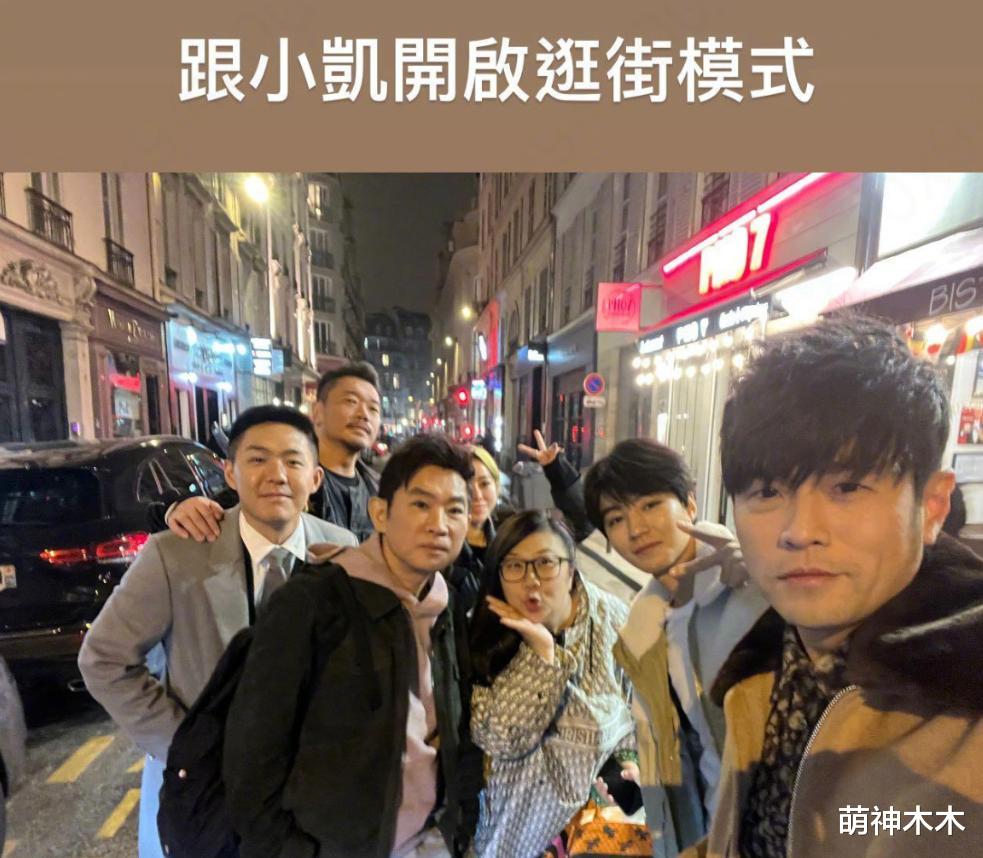 周杰伦也老了!最新生图嘴歪眼袋显沧桑,状态输给撞脸网红周饼伦