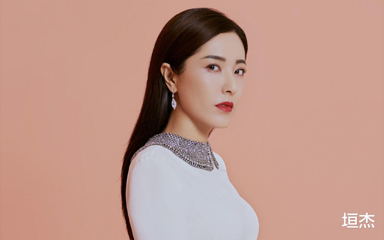 王鸥|貌美如花却至今未婚的8位内地大龄女星，各有各的苦衷！