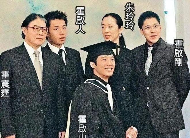 一张20年前泛黄私照曝光，揭秘章子怡梦碎豪门婚姻真相？