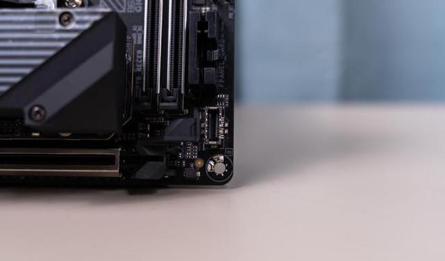 主板|用料优秀接口丰富!技嘉B650IAORUSULTRA主板拆解