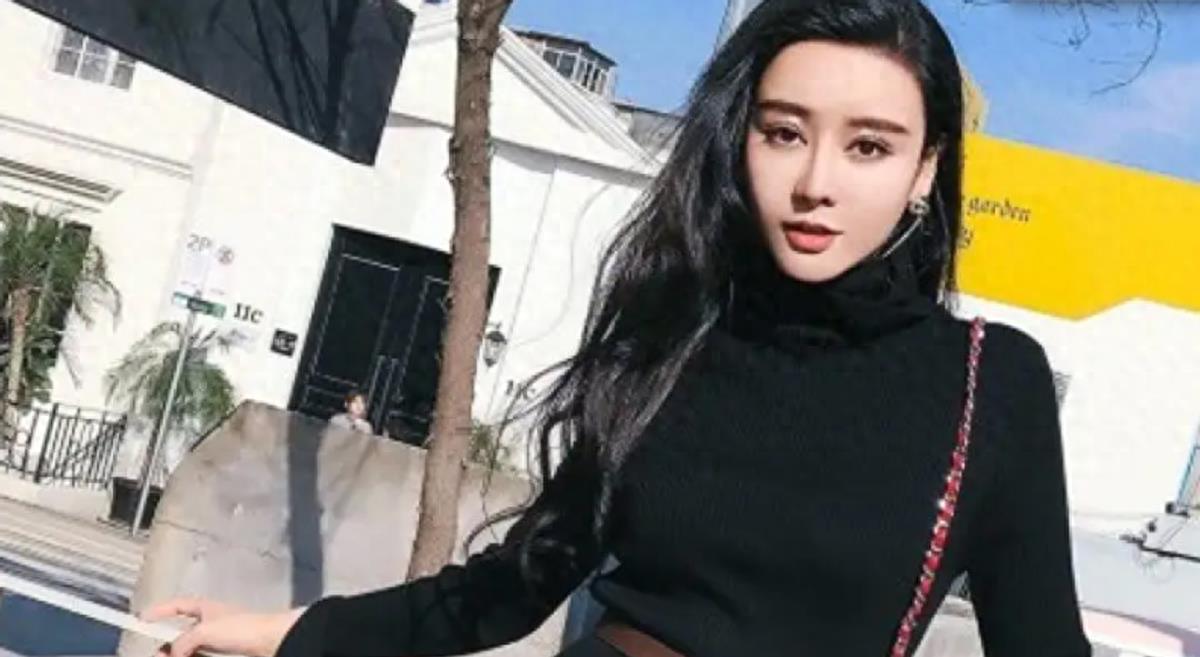 花800万整成范冰冰,丈夫整容成李晨,孕后却发现丈夫还有男朋友