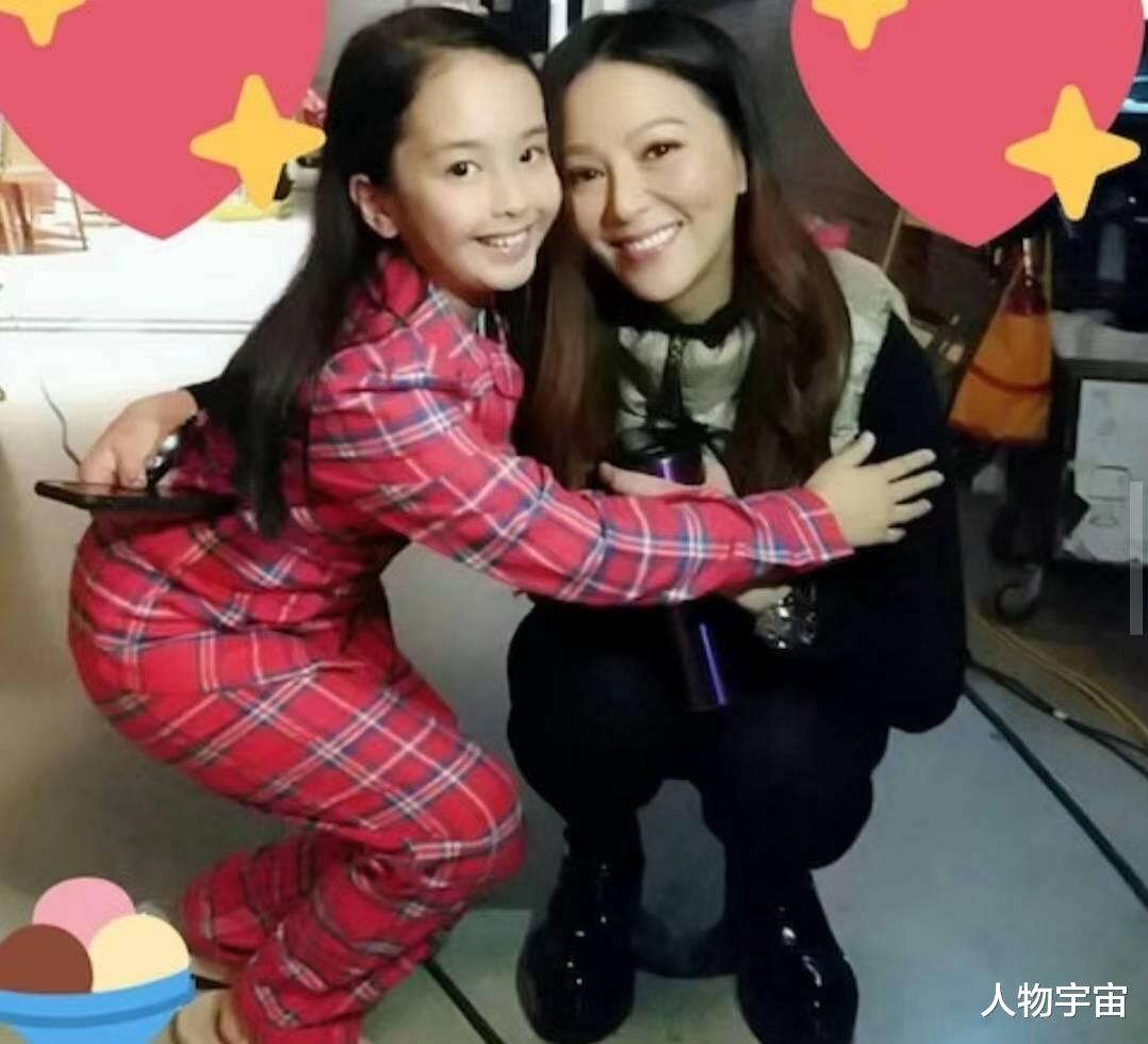 她是TVB御用童年，参演20多部剧，如今暴风生长超吸睛，想选港姐