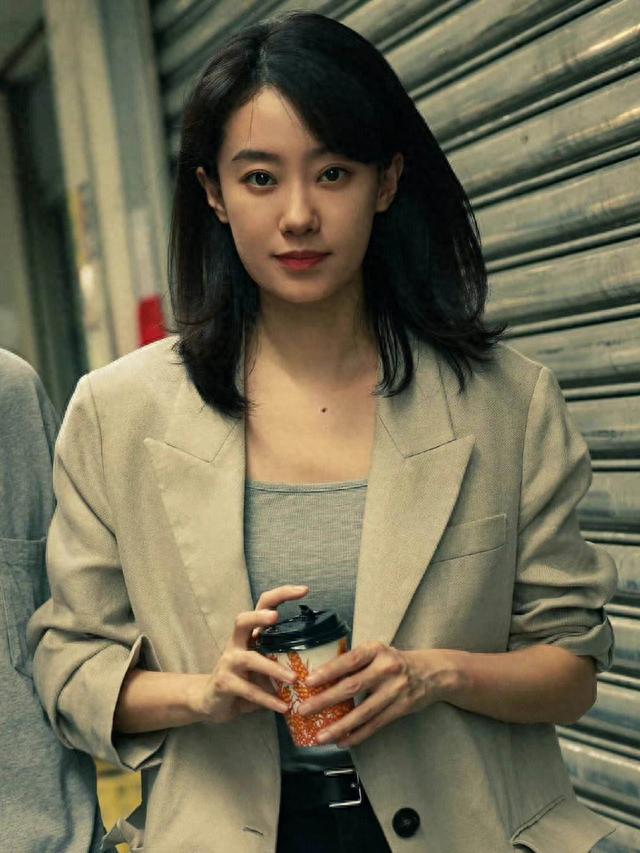 从爆红到“打回原形”，高叶只用了半年，终是步了张小斐的后尘