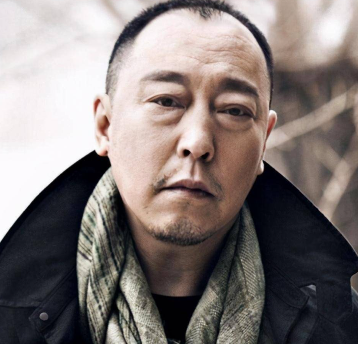 骗粉、私生活混乱、为老不尊……老戏骨变老滑头，伪善面目被揭开