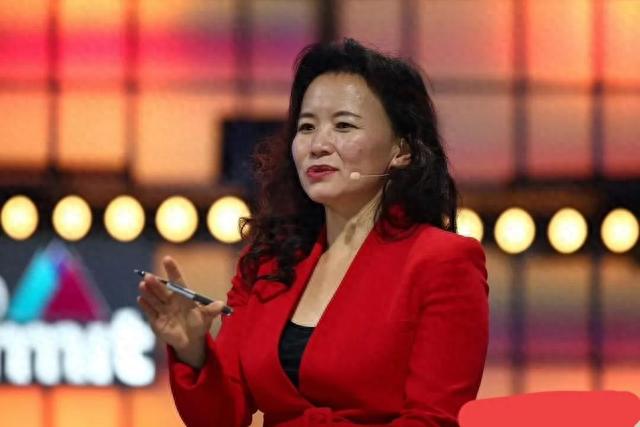 成蕾回澳洲后高调炫耀自己，她表白的情书细节曝光，心早已坏透了