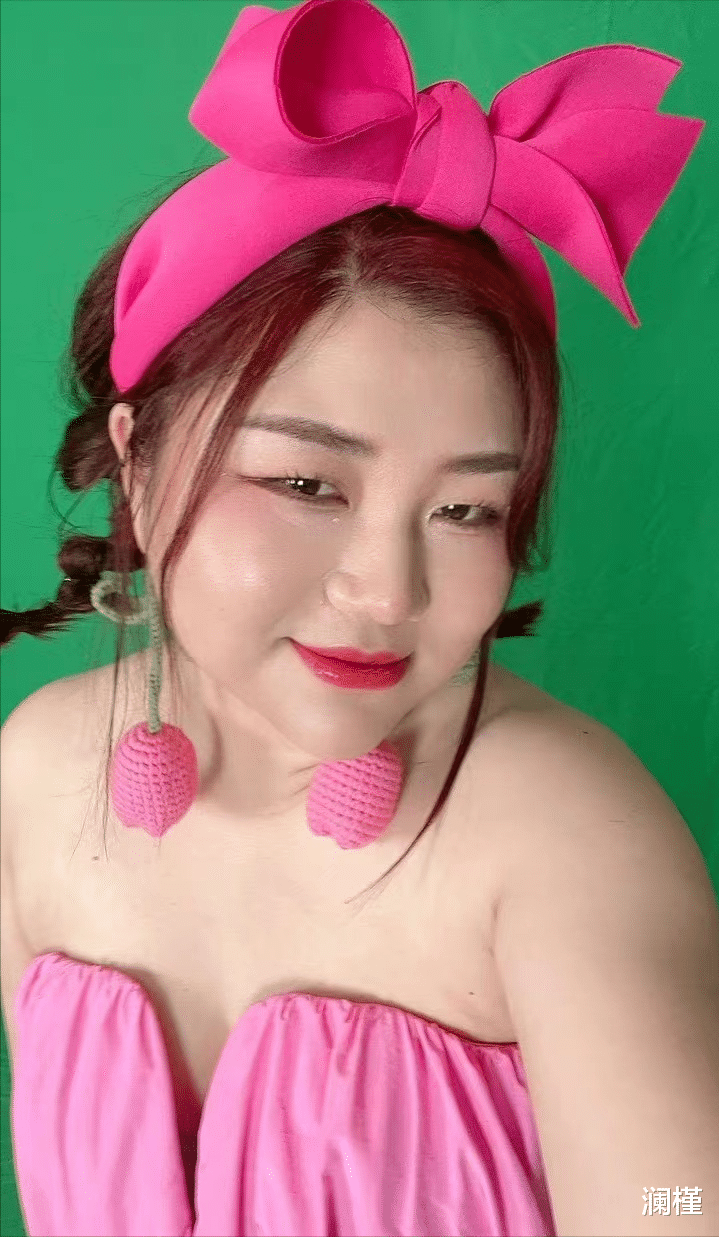 杨天真身穿芭比服遭网友身材羞辱, 广大女权力挺: 胖女孩难道就不可以美了?