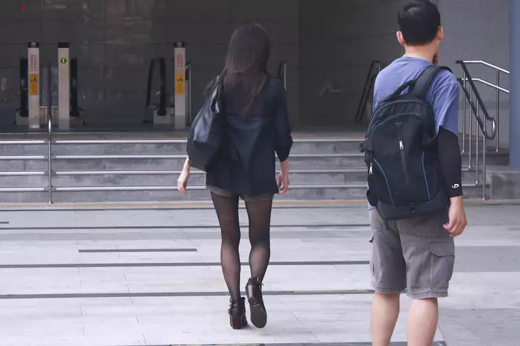 江西27岁人妻出轨80多人，最终因太漂亮被误杀，死后还被侮辱