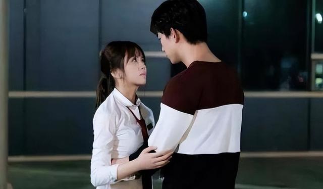 富二代|真把自己当女猪脚了?女大学生实习看上富二代,花式讨好让人无语