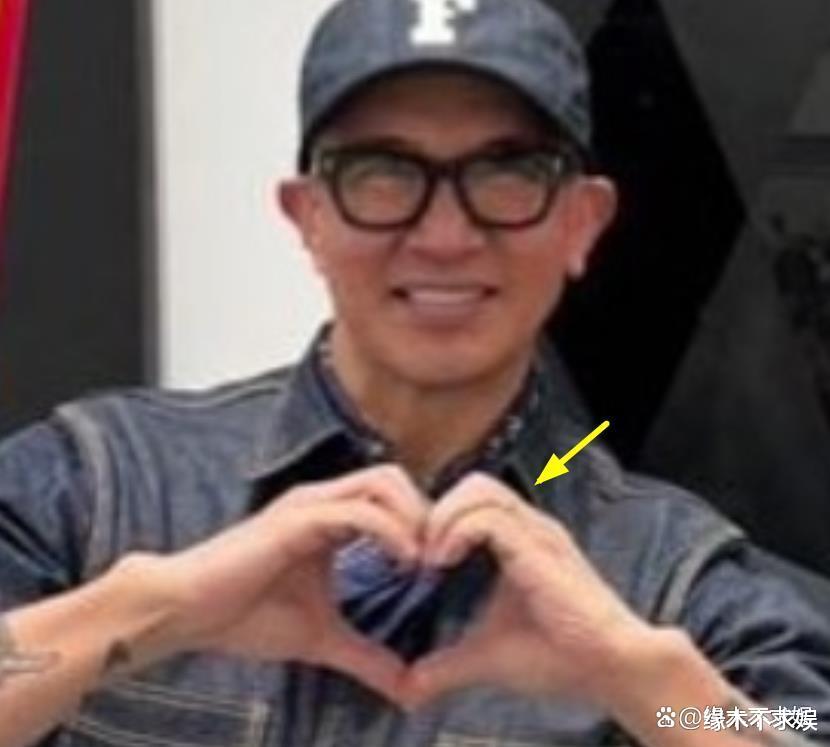 大S露面支持老公画展,身体痊愈“幸福肥”,和具俊晔眉目传情!