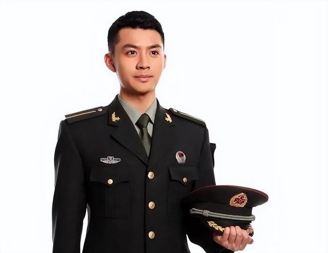 当红小生刘思博：妹妹奚望离婚，他与父母一样难过