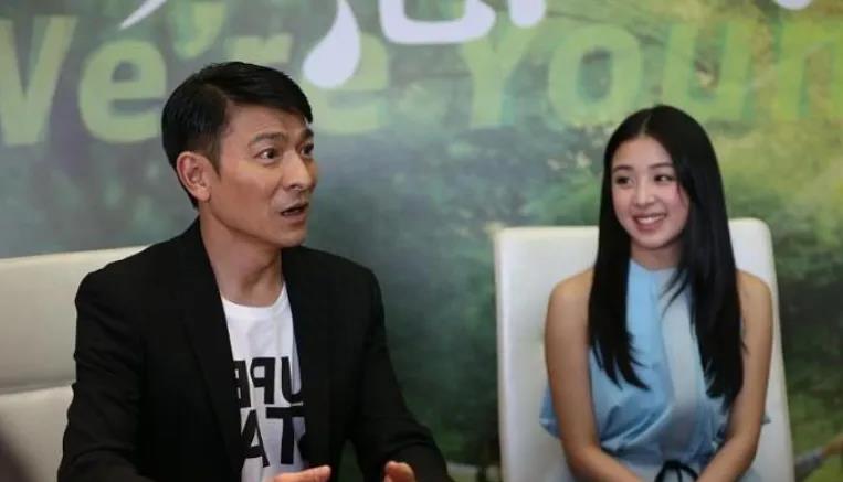 刘德华彻底瞒不住,隐藏31岁的女儿曝光,竟然是我们熟悉的她