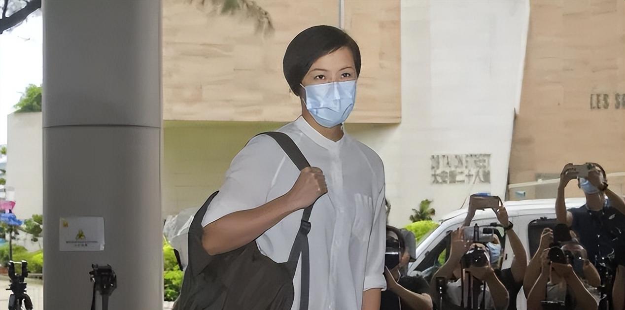 “港独”明星何韵诗，叫嚣联合国将中国除名！如今下场真是大快人心！