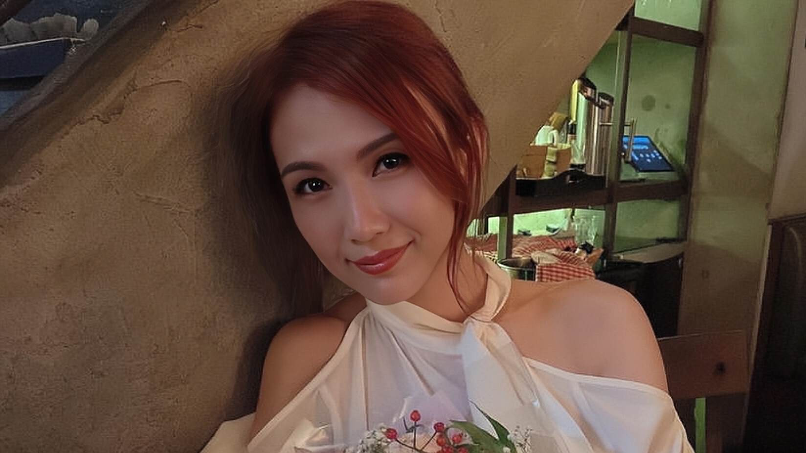 恭喜！40岁香港知名女星未婚产女，带妆分娩偶像包袱重