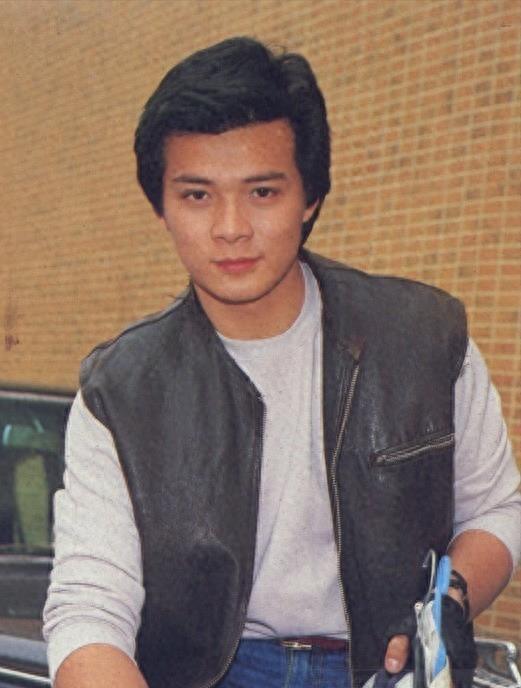 港媒曝黄日华求婚女神,妻子去世只有三年,之前说好的终生不娶呢?