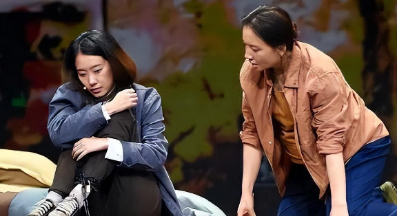 动物园|孙茜的翻车，不只因为春晚的盒饭，与张小斐的身份也脱不开关系