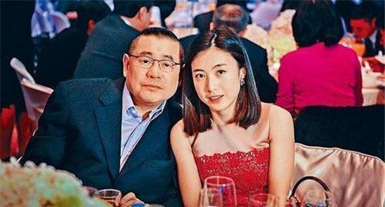 刘銮雄|五个保镖陪买雪糕，衣柜里有1500个包包！富婆的快乐我们想象不到