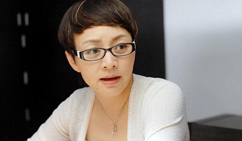 京圈6大富婆曝光,身价过百亿,坐拥北京一条街,娱乐圈只手遮天