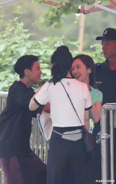 郑秀妍|郑秀妍Amber浪姐4合体了，两大韩国顶流在中国节目见面，泪目了吗