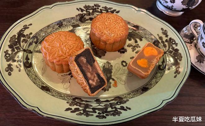李湘异国他乡过中秋!住1万4一晚贵族酒店,吃4位数月饼享受生活