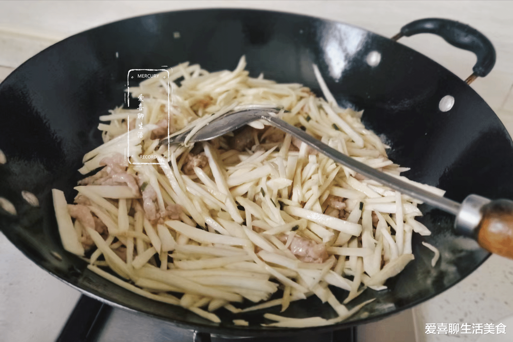 茭白|立秋后，记得吃“秋季第一鲜”，5块一把人人吃得起，炒着吃特鲜！