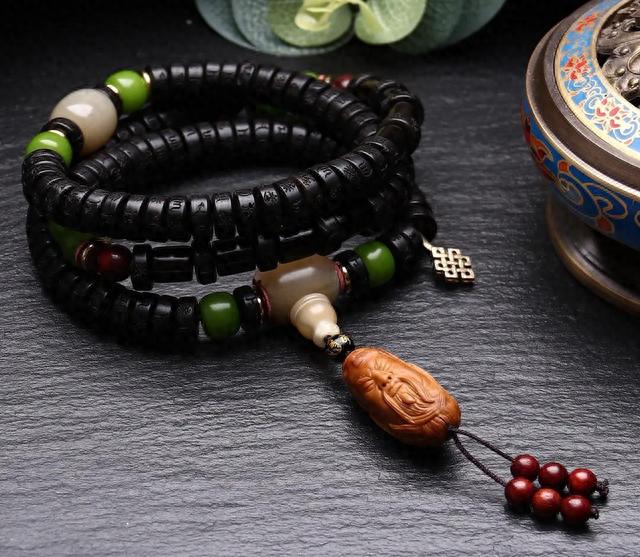 买到手就亏?不是所有的文玩都有价值,这3种文玩,玩玩就好!