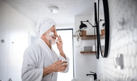 你多久洗一次澡?每天洗澡和每周洗澡,哪个更有益于身体健康?