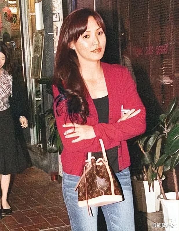 黎瑞恩：含泪离婚后独自抚养两女儿，在病痛中与出轨前夫和解