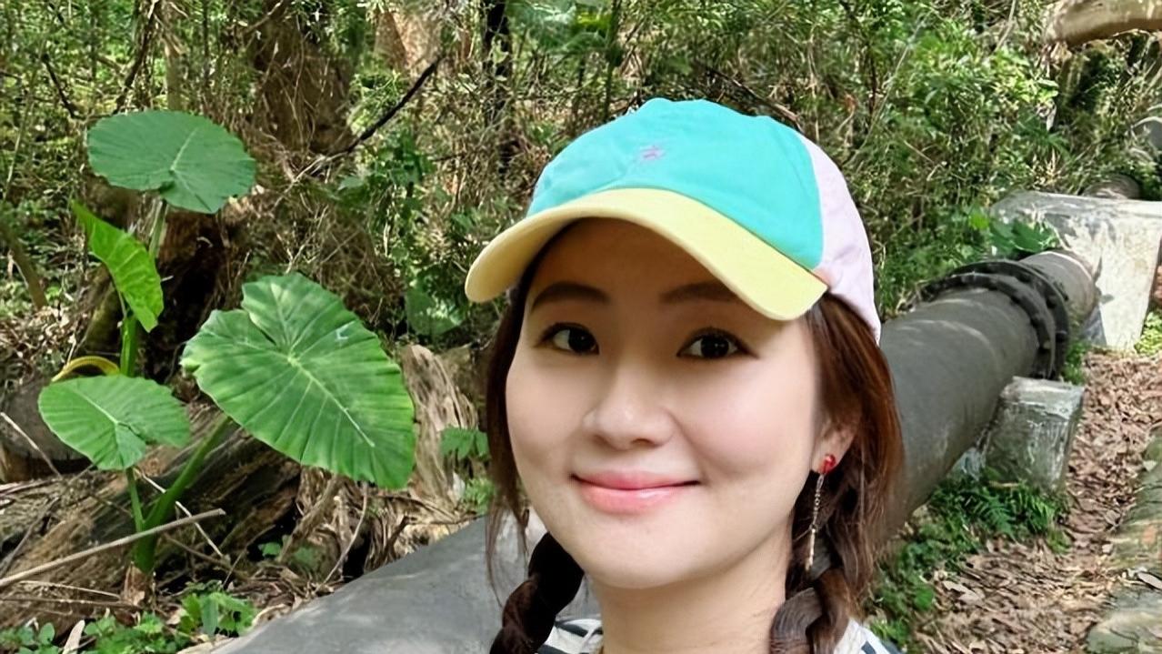 Selina|Selina官宣怀孕！公开宝宝小名，一个月前和男友全家共同出游