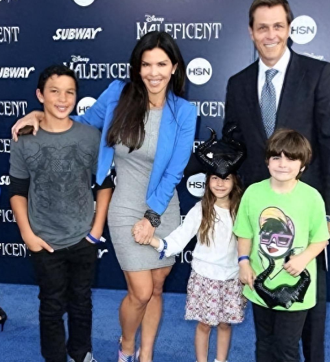 贝索斯未婚妻：婚内出轨百亿大亨，手段不输邓文迪，是个狠人