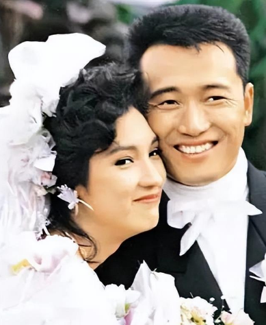 苗侨伟:“低头”不是懦弱,只是不舍得戚美珍难过