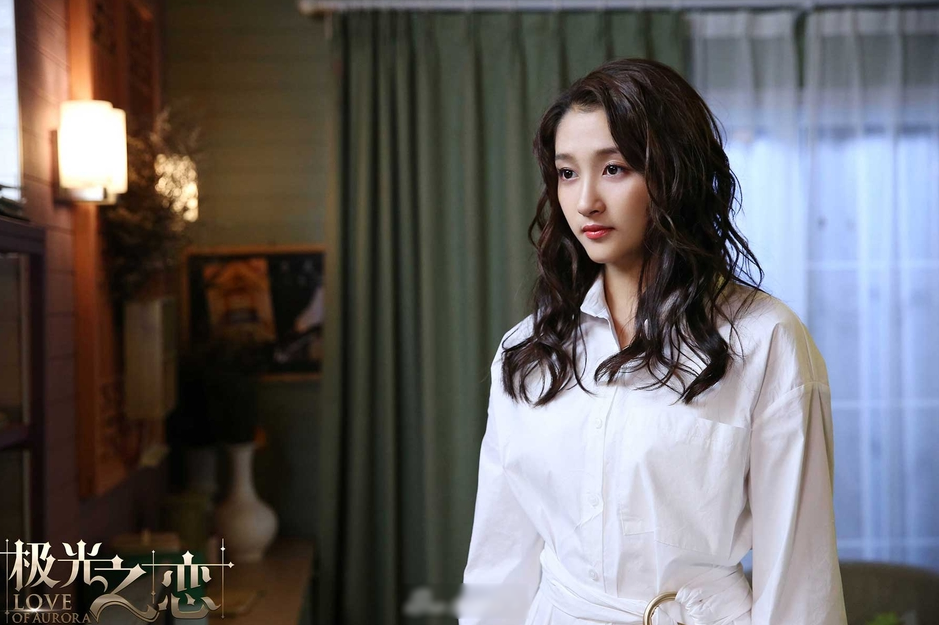 拍一部扑一部，她把所有运气都用来跟顶流谈恋爱了？