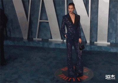 杨紫琼|杨紫琼换了裙子美十倍?刘雯也参加了庆祝派对!