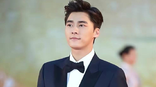 艺人“塌房”，央视痛批这4位明星，个个德不配位