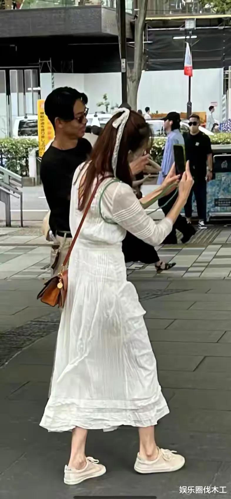 吓人！林志玲退圈后首现身东京，暴瘦似纸片，脚淤青再引家暴猜测